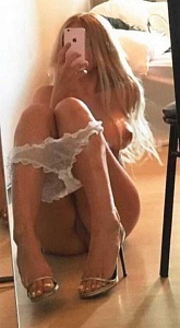 Оля